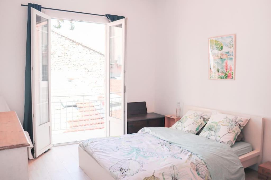Le Rostan Deux Chambres Avec Balcons *
